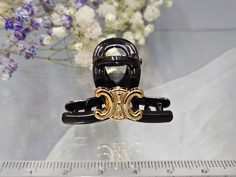 Заколка 1045005600151: цена 165 рублей.