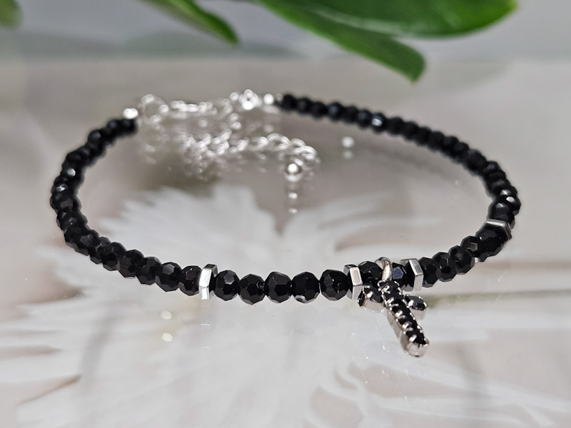 Браслет 2239006500018: цена 380 рублей.