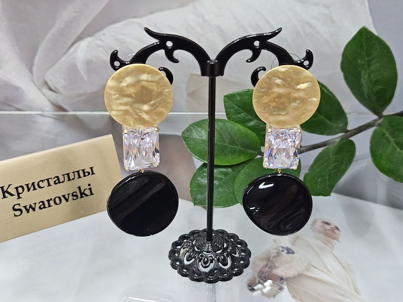 Серьги 1554008300215: цена 2480 рублей.