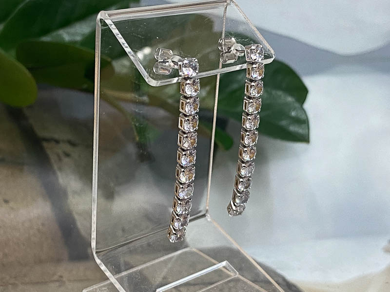 Серьги 1886006500022 Серьги 1886006500022: цена 380 рублей.