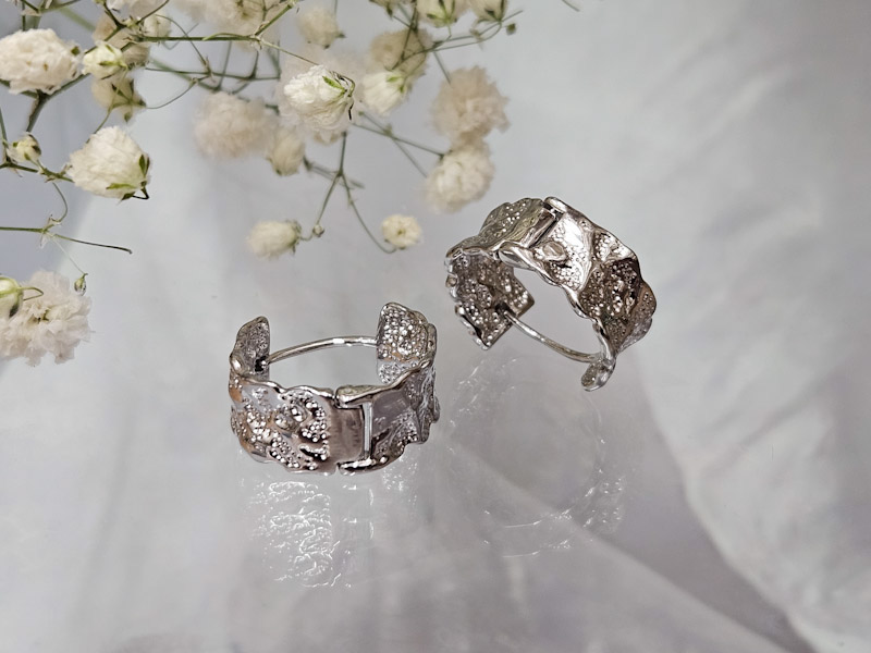 Серьги 2243026600160: цена 350 рублей.