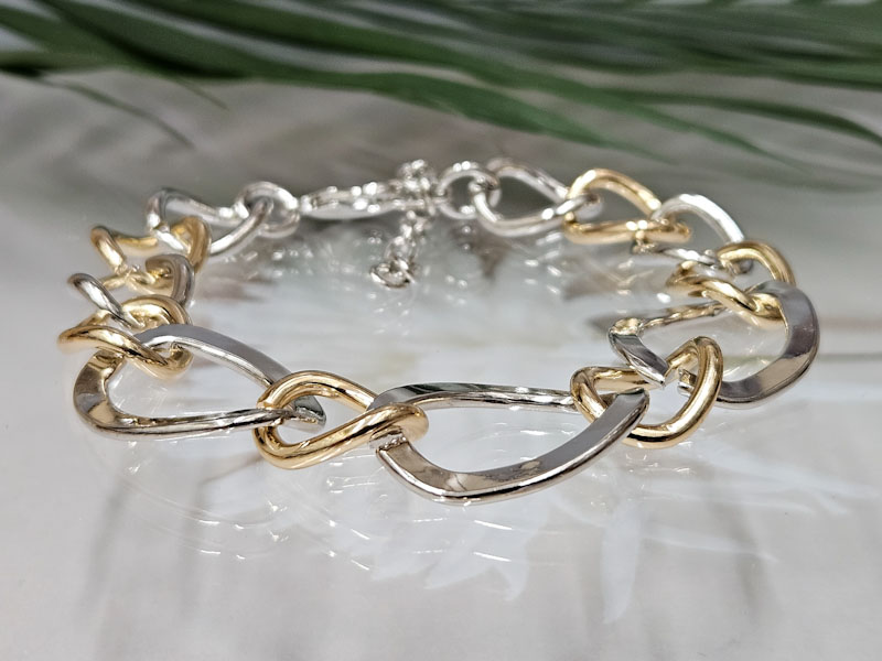 Браслет 1754006500109: цена 460 рублей.