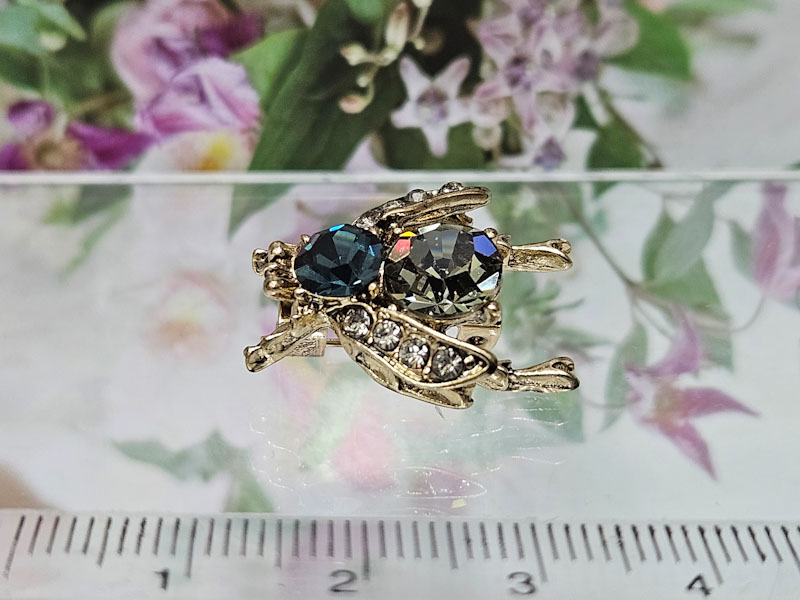 Брошь 1269006500023: цена 280 рублей.