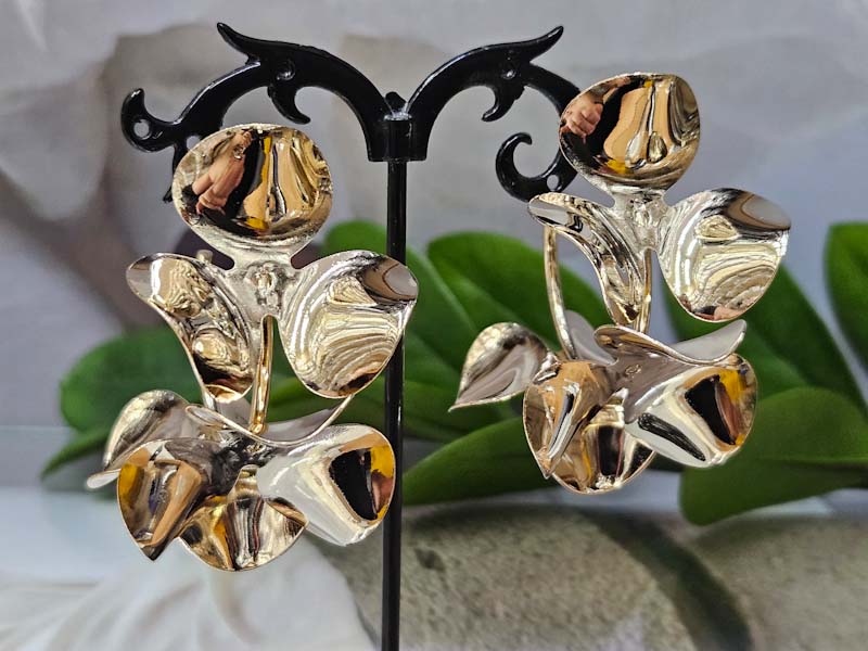 Серьги 1036006500106: цена 820 рублей.