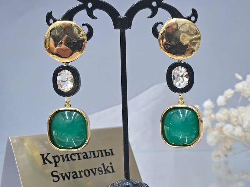 Серьги 1554006600140: цена 2295 рублей.