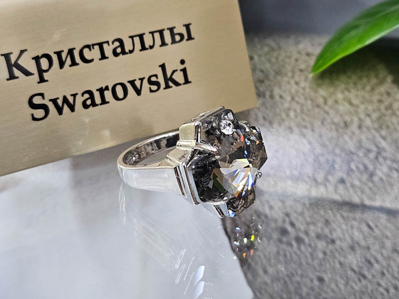 Кольцо 2121006500016: цена 1640 рублей.