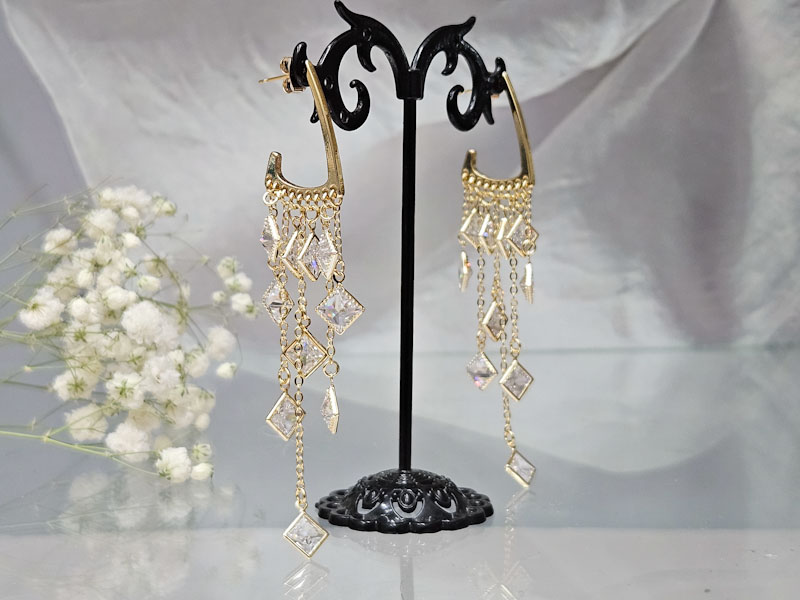 Серьги 1036002600152: цена 1150 рублей.